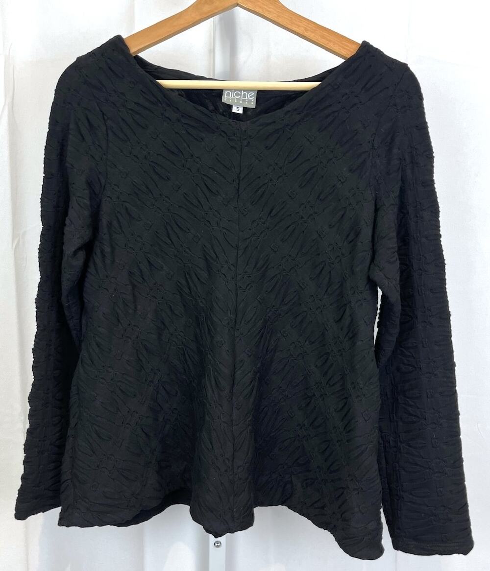 NICHE Nilgun Derman Size S Ridge Knit Top V Neck Long Sleeve Textured Black
